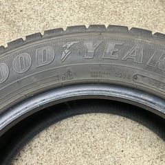 195/65R15バリ山スタッドレスタイヤ4本プリウス、ノア