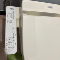 無料でどうぞ^ ^2018年製　TOTOウォシュレットと便器便座の画像