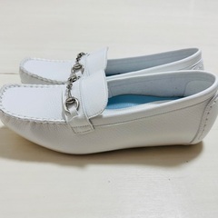 新品未使用 パンプス モカシン バックル 24.5の画像