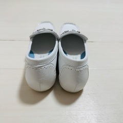 新品未使用 パンプス モカシン バックル 24.5の画像