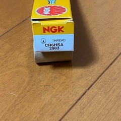 新品未使用　NGKスパークプラグ  CR6HSA （2983）  カブ　アドレス　アクシス等の画像