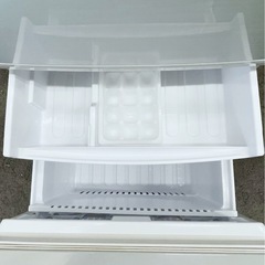 (送料無料) 2021年 極美品 冷蔵庫 137L SHARP 霜取り不要 電子レンジがおける耐熱天板 ガラストレーの画像