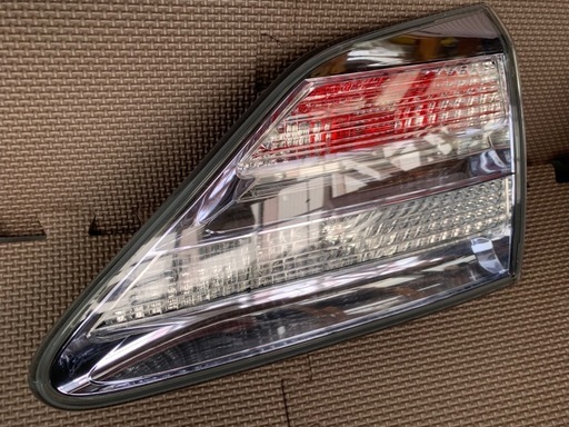 レクサスRX GYL10W 右テールランプ