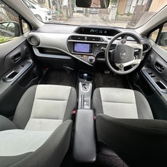 トヨタ アクア H26の画像