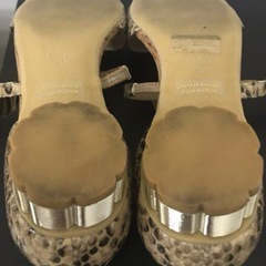 23cm ダブルストラップフラットヒールの画像