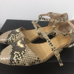 23cm ダブルストラップフラットヒールの画像