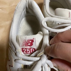 白　new balance 24.5cm の画像