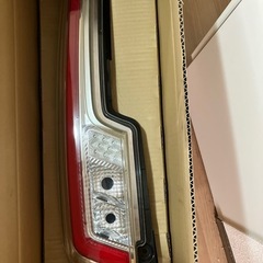 ダイハツムーヴカスタムLA150S 純正テールランプ左右セット 