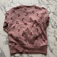 さくらんぼ🍒 裏起毛トレーナー 100cmの画像