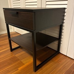 【値下げしました】IKEA ベットサイドテーブルの画像