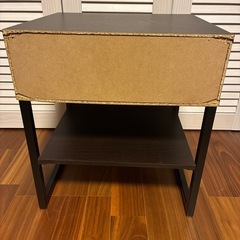 【値下げしました】IKEA ベットサイドテーブルの画像