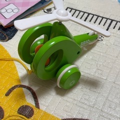 brio ブリオのヘリコプターのおもちゃ　木材おもちゃ。
