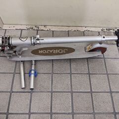 子供用のキックボード ライトはつくようにしてます