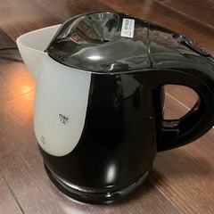 電気ケトルの画像