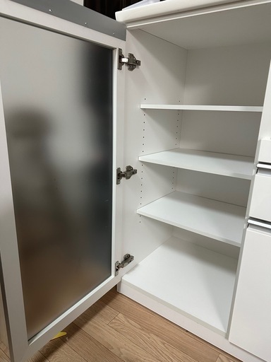 急募！！(ニトリ)食器棚