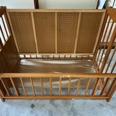 折り畳みベビーベッドの画像
