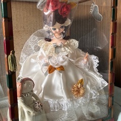 お人形　ケース付きの画像