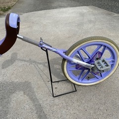 【お取引先決定】一輪車とリップスティックのセットの画像