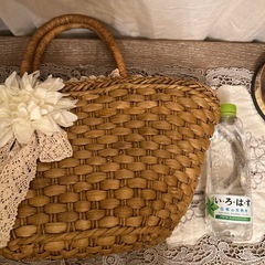 差し上げます　美品　カゴバッグ　お花レース白ホワイトフラワーの画像