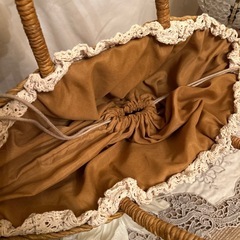 差し上げます　美品　カゴバッグ　お花レース白ホワイトフラワーの画像