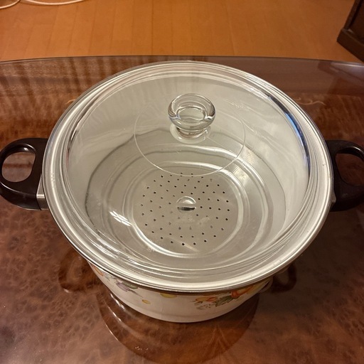 昭和レトロホーロー鍋(蒸し器兼用) (ひらの) 福岡の調理器具《鍋 昭和レトロホーロー鍋(蒸し器兼用) (ひらの) 福岡の調理器具《鍋
