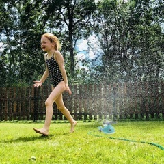 水遊びや水撒きに！熱中症対策にも！イルカさんのスプリンクラー