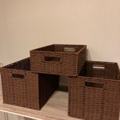 収納バスケット　３個セット　手編み風　持ち手付きの画像