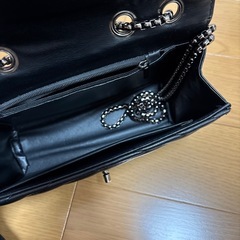 ブラック　キルティングショルダーバッグの画像