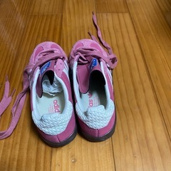 adidasガゼルインドア　ピンク　　　の画像