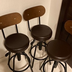 昇降式カウンターチェア　バーチェア　カフェチェア　座面回転　背もたれ　 ブラック(BK)　３脚ありの画像