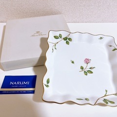NARUMI  大きい皿　花柄