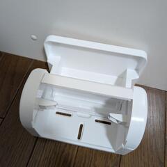 トイレットペーパーホルダー（ホワイト、スマホ置き、小物お階）の画像