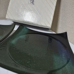 新品未使用　有田焼　角皿２枚セット　深みのあるお皿です！の画像