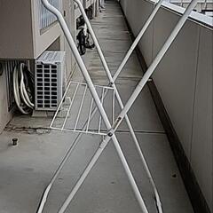 物干し　たたむとコンパクトで場所をとりませんの画像