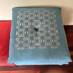 美品　座布団　の画像
