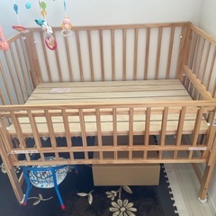 ベビーベッドの画像