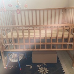 ベビーベッドの画像