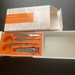 新品未使用　爪切りセット　エチケットセット　コンパクト　グルーミング　白オレンジの画像