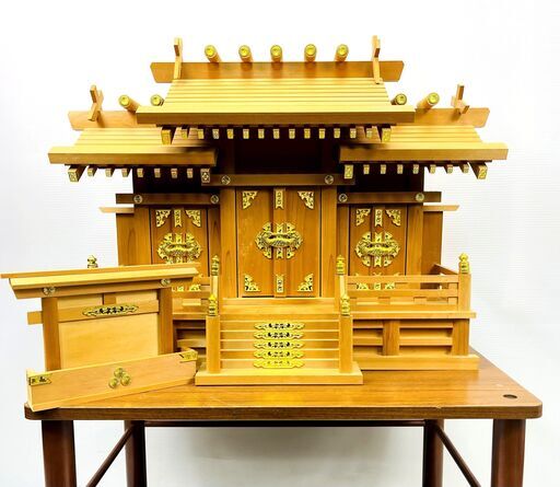 美品】御札入れ付き 神棚 サイズ:横幅61.5cm×奥行26cm×高さ47cm 美品】御札入れ付き 神棚 サイズ:横幅61.5cm×奥行26cm×高さ47cm