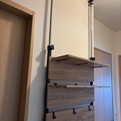 突っ張り壁面収納の画像