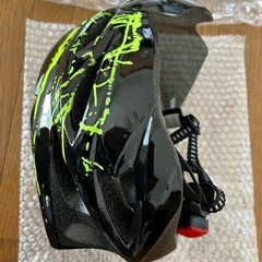ヘルメット　保護ゴーグル付き　LEDライト付き　未使用品
の画像