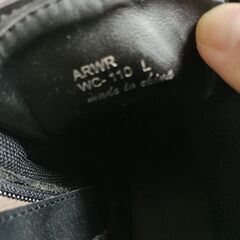 レディース　靴　黒　チャックの画像