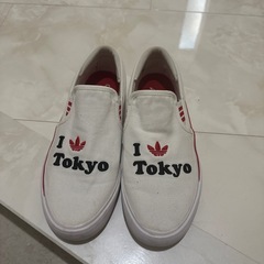 adidas　スニーカー　