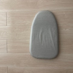 美品　アイロン台の画像