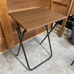 ニトリ　折りたたみテーブル お値段以上♪幅70高さ70cm ミドルブラウンの画像