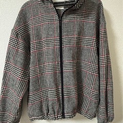 セシルマクビーの上着の画像