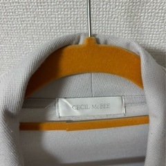 セシルマクビーのジャケット