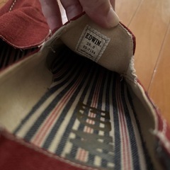 スリッポン スニーカー 靴 シューズ レッド エドウィン の画像