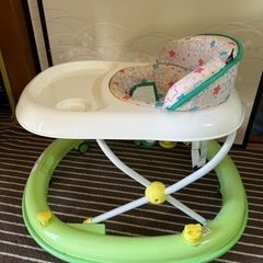 ベビー テーブル付き歩行器の画像