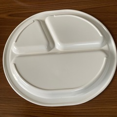 苺柄　仕切りプレート３枚　楕円形お皿　ランチ　おやつの画像